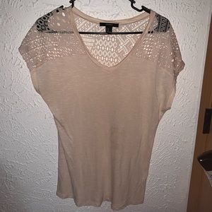 Lacey tee
